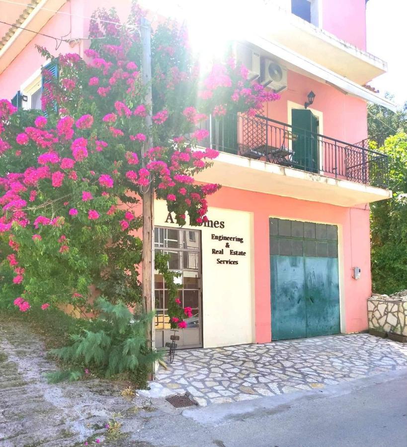 Voukamvilia Boutique Apartment Agios Matthaios  Exterior photo